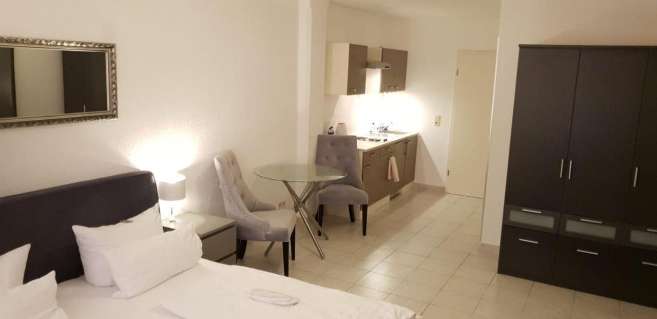 Hotel Zur Alten Stadtkellerei 莱比锡 外观 照片 A studio apartment in London