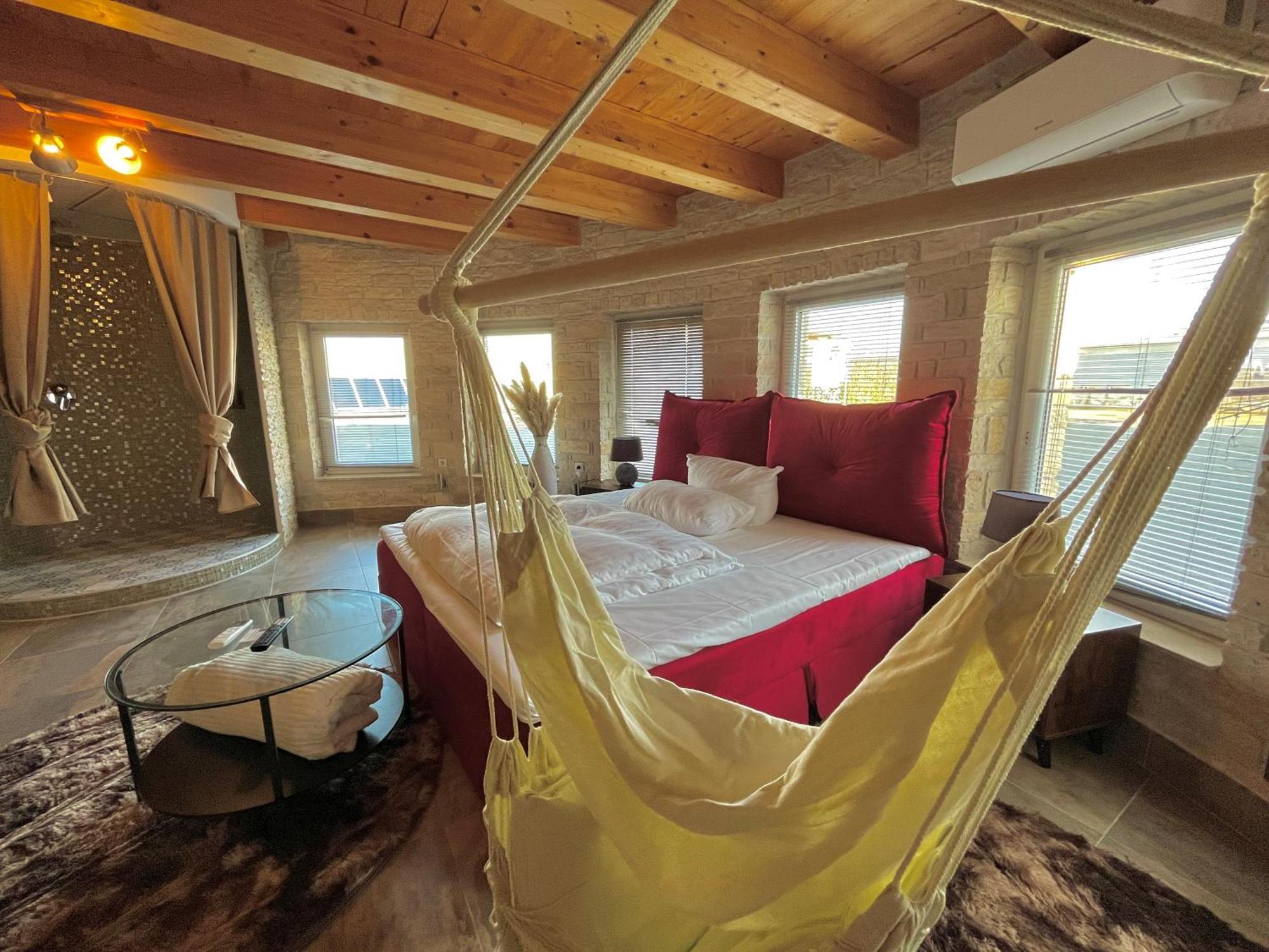 Hotel Zur Alten Stadtkellerei 莱比锡 外观 照片 A room at the hotel